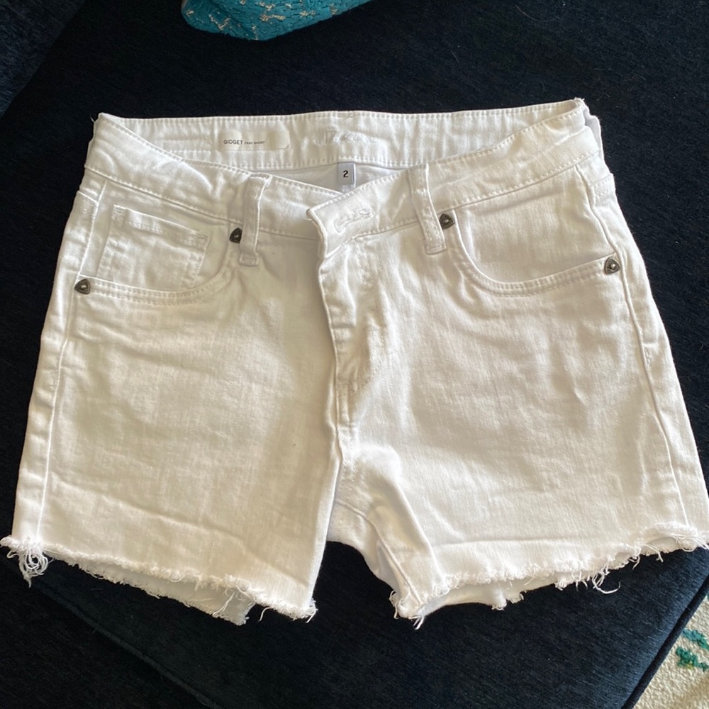 Kut from the Kloth white Gidget Fray short size 2